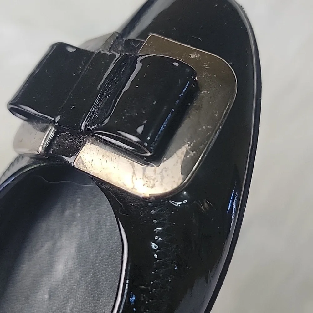 STUART WEITZMAN Madam Bow Black Patent Metal‎ Bow Wedge Party Office Heels 8.5N - Picture 10 of 12